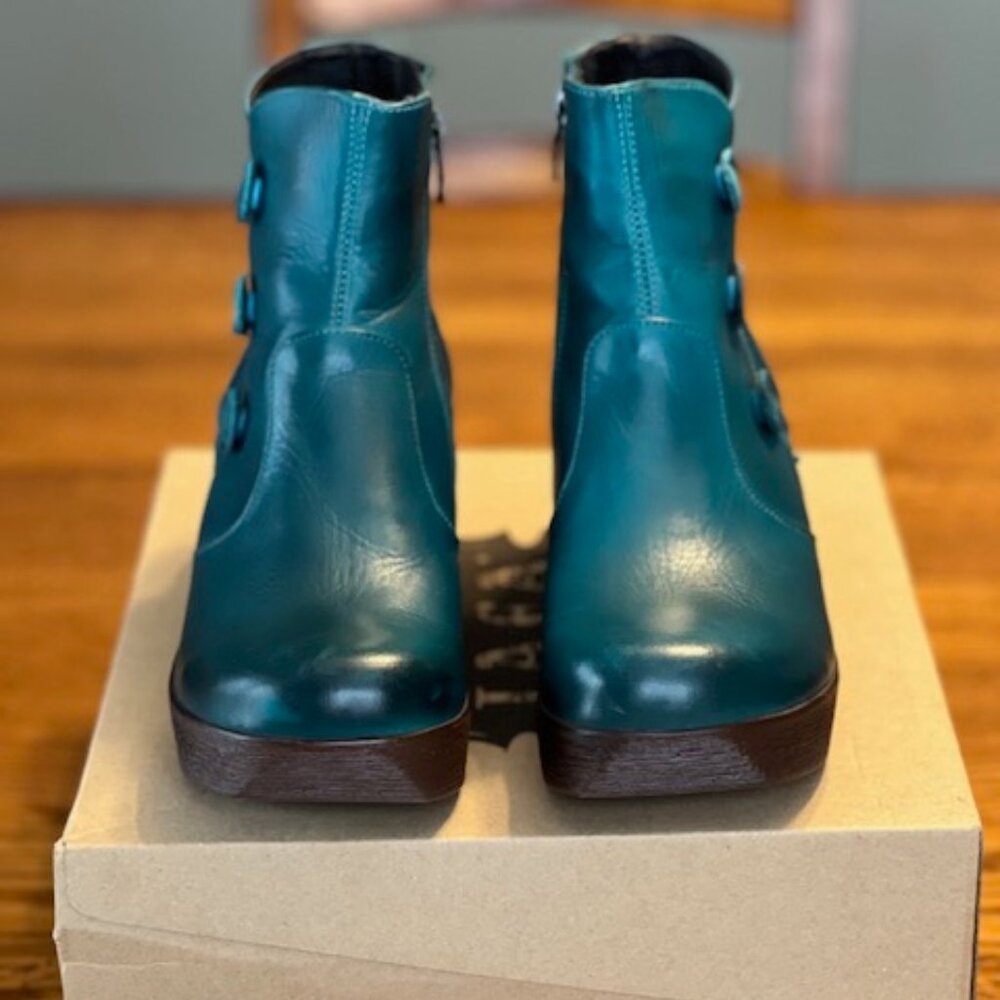 JAFA Leather Wedge Bootie, Teal, EU 41 (NWT)